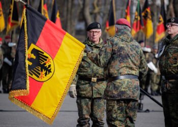 Almanya’da askerlik yasası değişti: Yurtdışına çıkanlar ordudan izin alacak