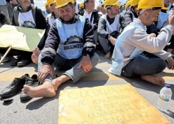 Ödenmeyen hakları için yürüdüler: Enerji Bakanlığı önünde gözaltına alınan madenciler serbest bırakıldı