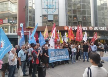 İzmir’de sosyalist tutuklular için ortak eylem düzenlendi