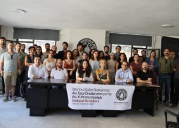ÇHD gözaltına alınan avukatlar hakkında basın açıklaması gerçekleştirdi