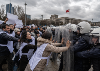 Mücadele dersini öğretmenler veriyor – Çağla Tanışlar yazdı