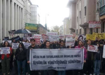 Devrimci Gençlik Dernekleri üyelerinin tutukluluğunun 100. gününde basın açıklaması gerçekleştirdi